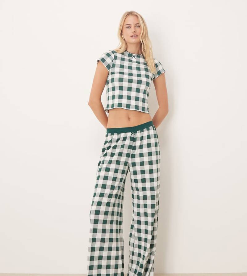 ASOS DESIGN Tall - Mix & Match - Pyjamahose in grün kariert mit Samt-Taillenbund von ASOS Tall