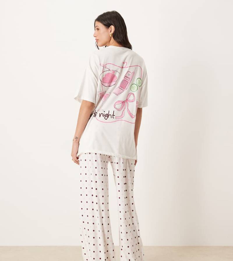 ASOS DESIGN Tall - Pyjama-Set bestehend aus Oversize-T-Shirt mit „Girls Night"-Print und weit geschnittener Hose-Bunt von ASOS Tall