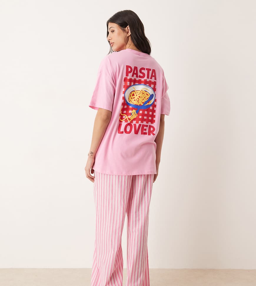 ASOS DESIGN Tall - Pyjama in Rosa mit Oversize-T-Shirt mit Pasta-Motivprint und weit geschnittener Hose aus Gewebe-Bunt von ASOS Tall
