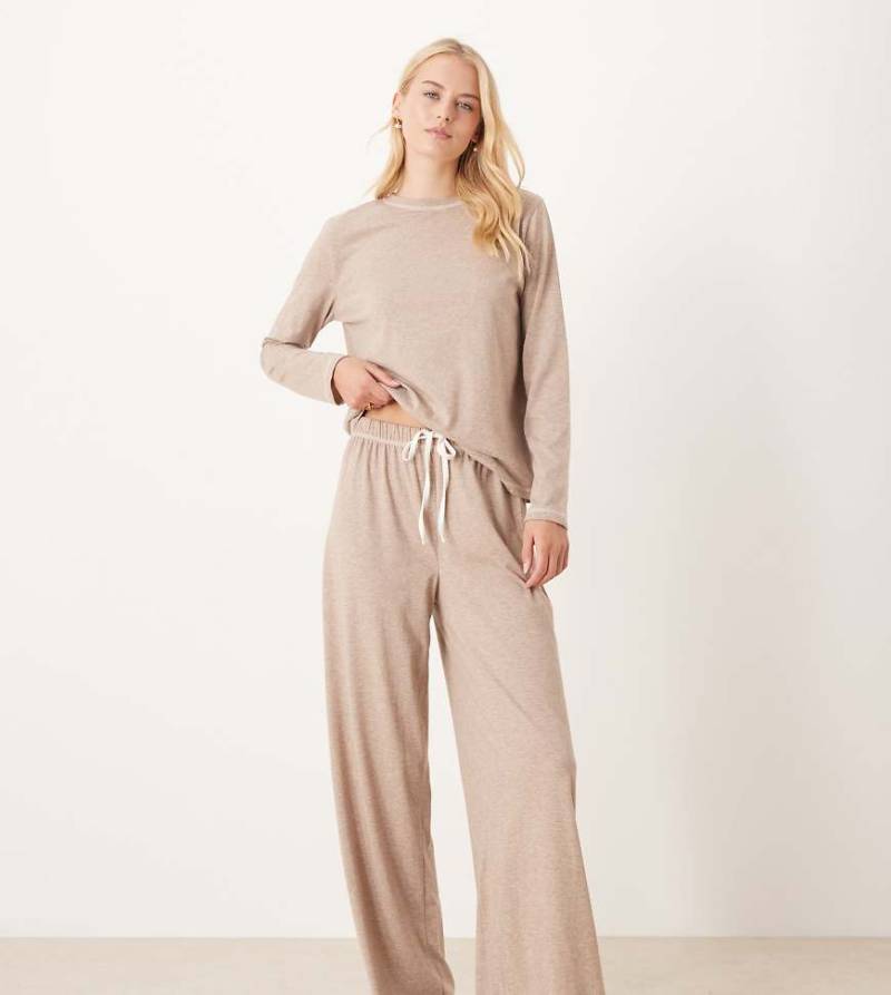 ASOS DESIGN Tall - Pyjama in braun meliert mit langärmeligem Shirt und Hose mit weitem Bein-Grau von ASOS Tall