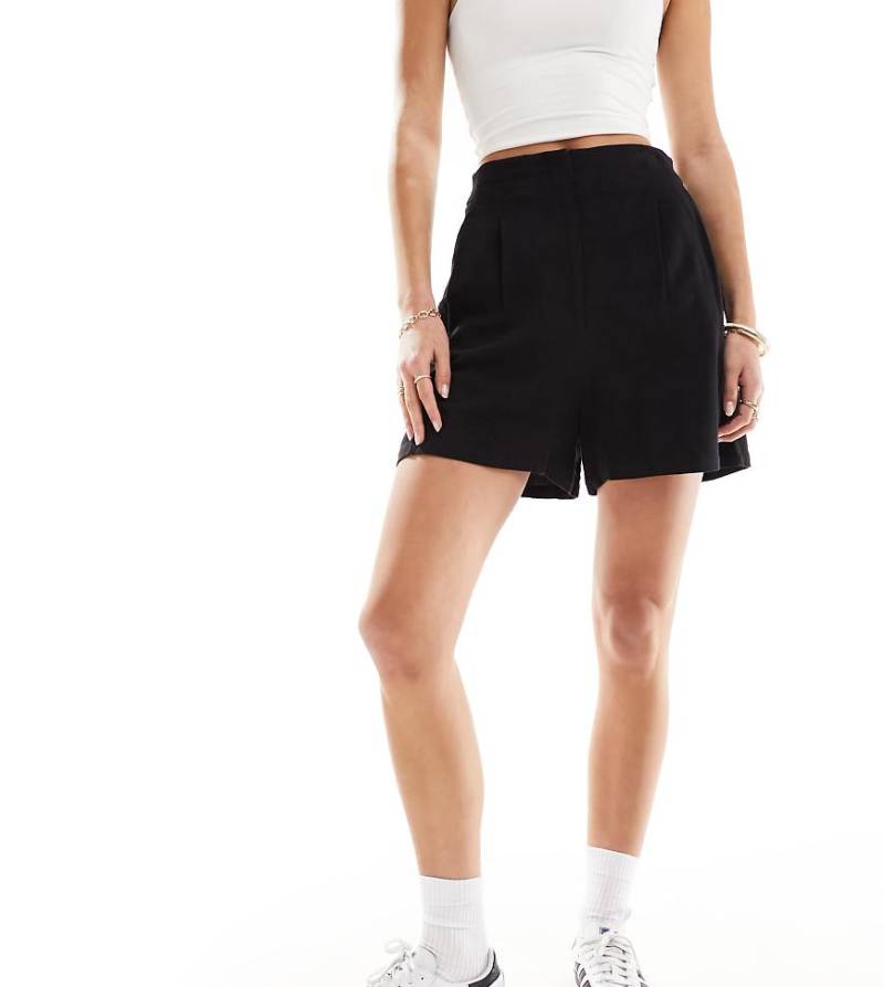 ASOS DESIGN Tall - Shorts in Schwarz mit Leinenanteil, Ziernaht und hohem Bund von ASOS Tall