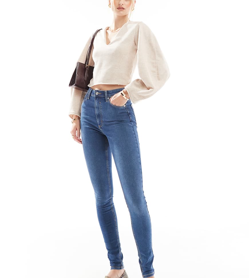 ASOS DESIGN Tall - Skinny-Jeans in Mittelblau von ASOS Tall