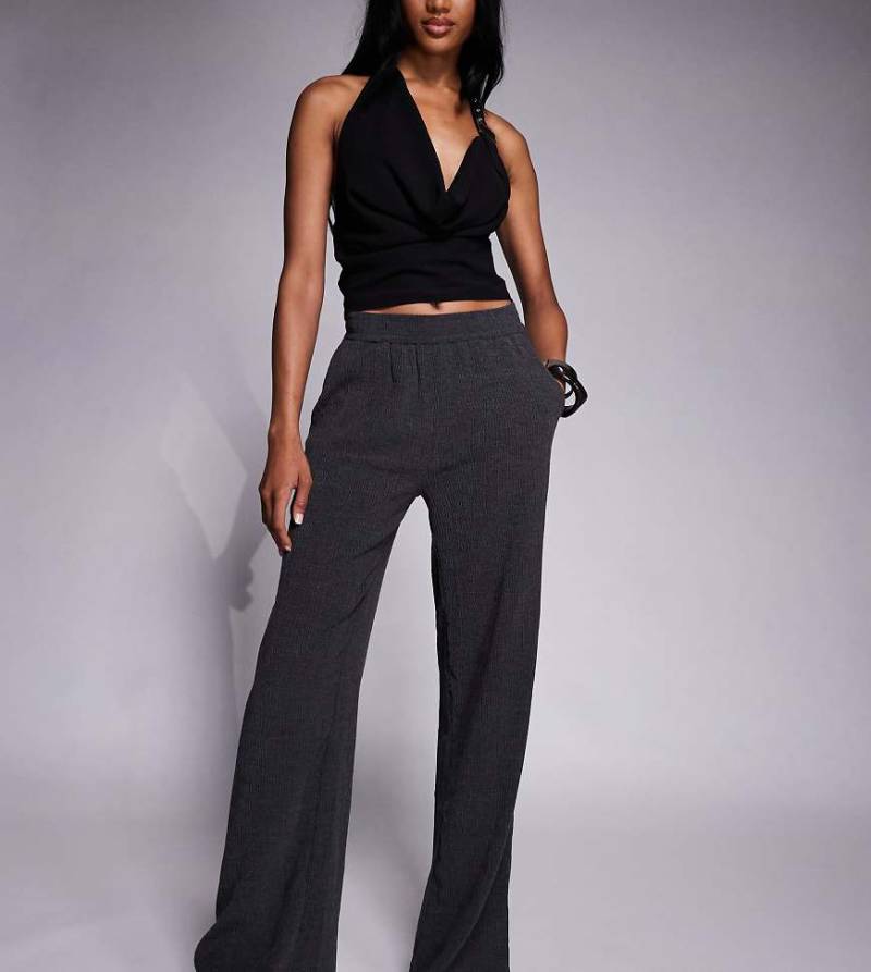 ASOS DESIGN Tall - Strukturierte Hose in Schwarz mit weitem Bein von ASOS Tall