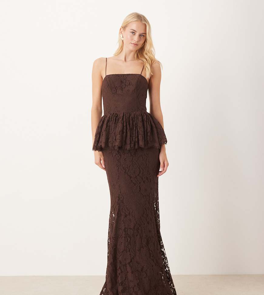 ASOS DESIGN Tall - Strukturiertes Maxikleid in Schokobraun mit voluminösem Oberteil mit Godet-Details und Spitze-Schwarz von ASOS Tall