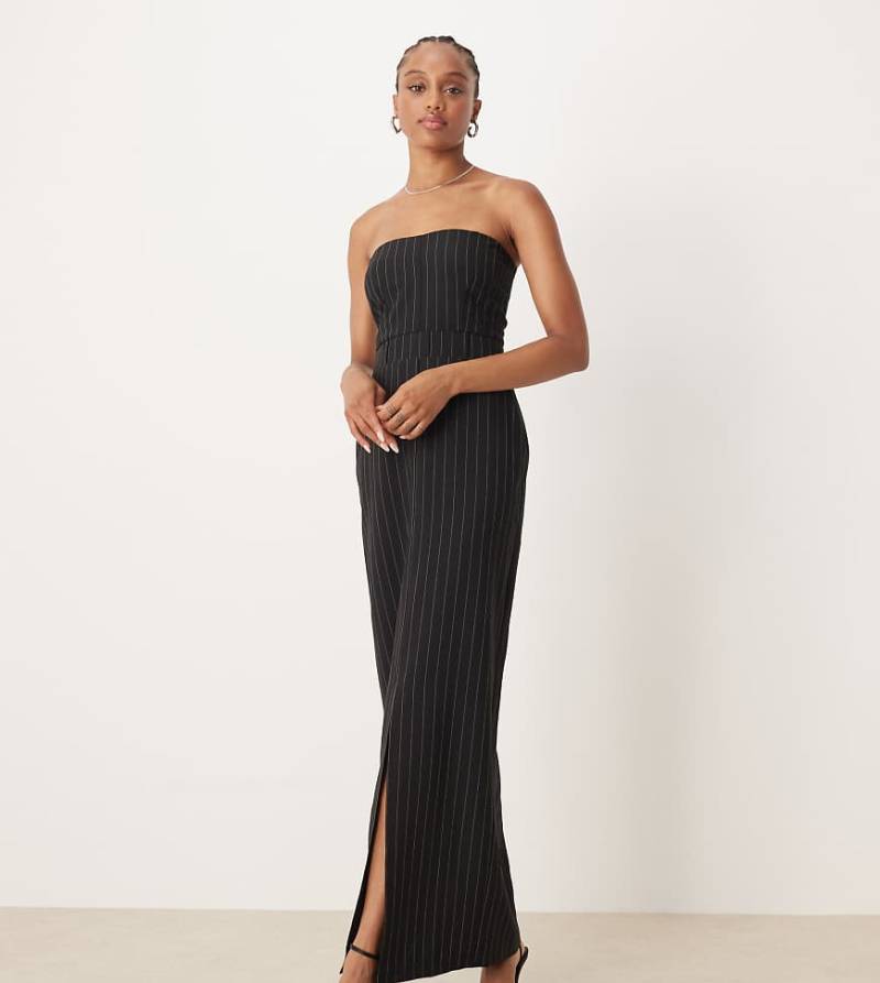 ASOS DESIGN - Trägerloses Maxikleid in Schwarz mit Streifen und Schlitz vorne von ASOS Tall