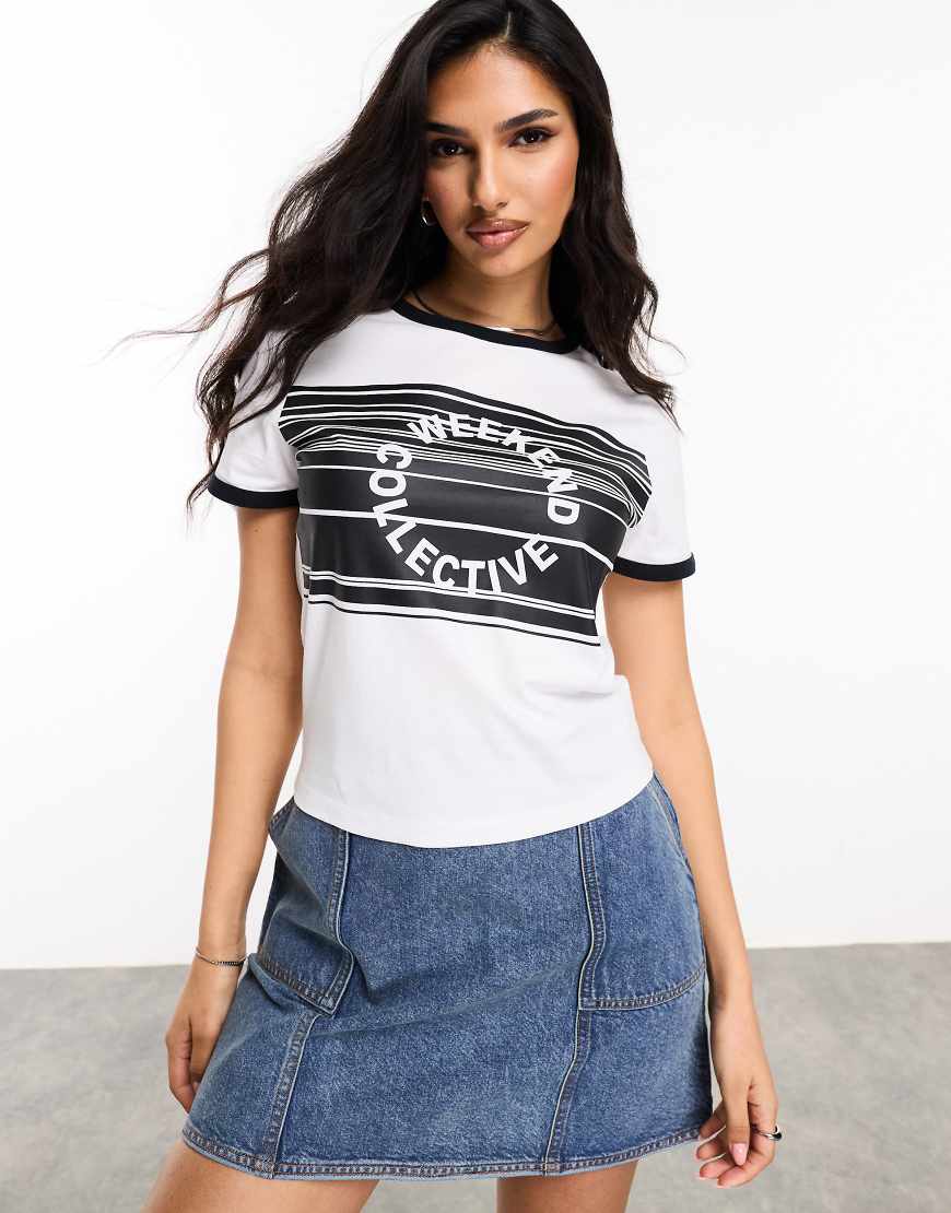 ASOS DESIGN - Weekend Collective - Knapp geschnittenes T-Shirt mit Barcode-Logodesign in Schwarz-Weiß-Bunt von ASOS Weekend Collective