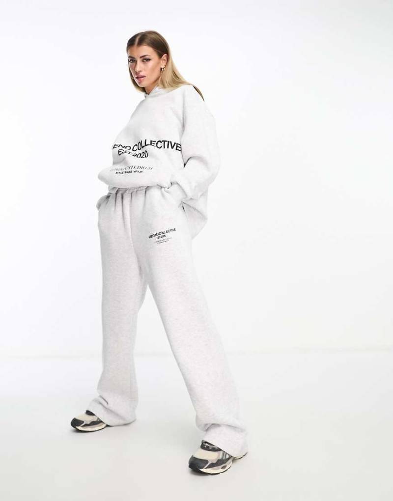 ASOS - Weekend Collective - Oversize-Jogginghose in Grau meliert mit Stapel-Logo von ASOS Weekend Collective