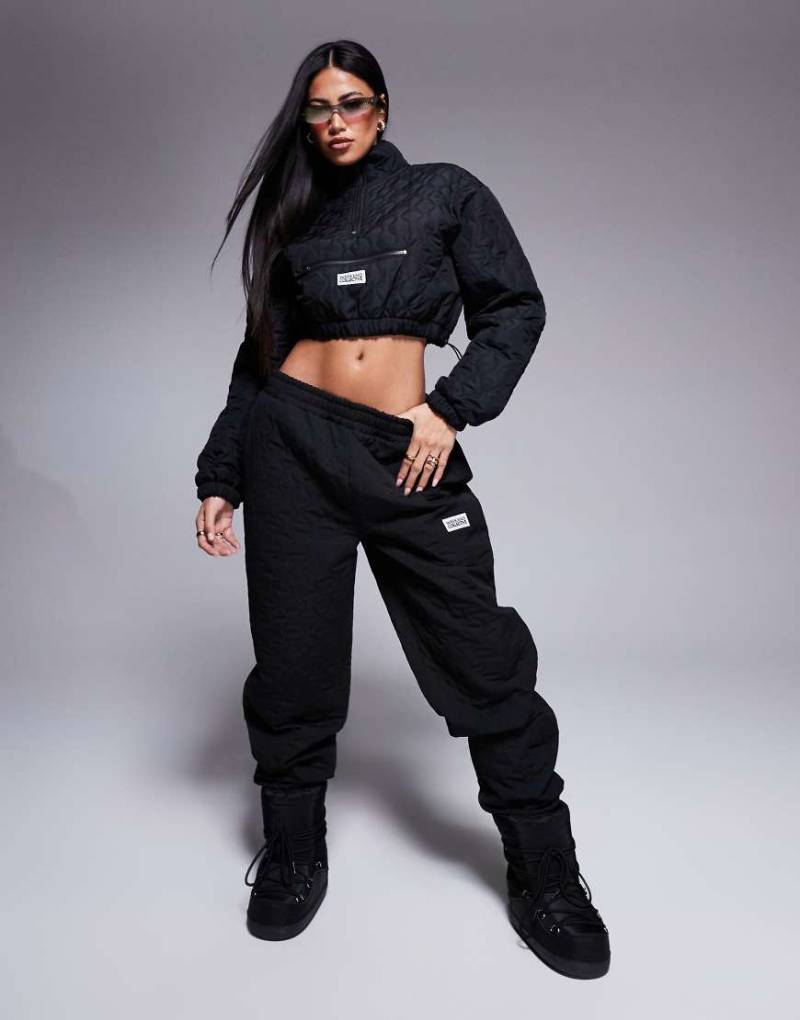 Weekend Collective - Gesteppte Nylon-Jogginghose in Schwarz mit Bündchen, Kombiteil-Marineblau von ASOS Weekend Collective
