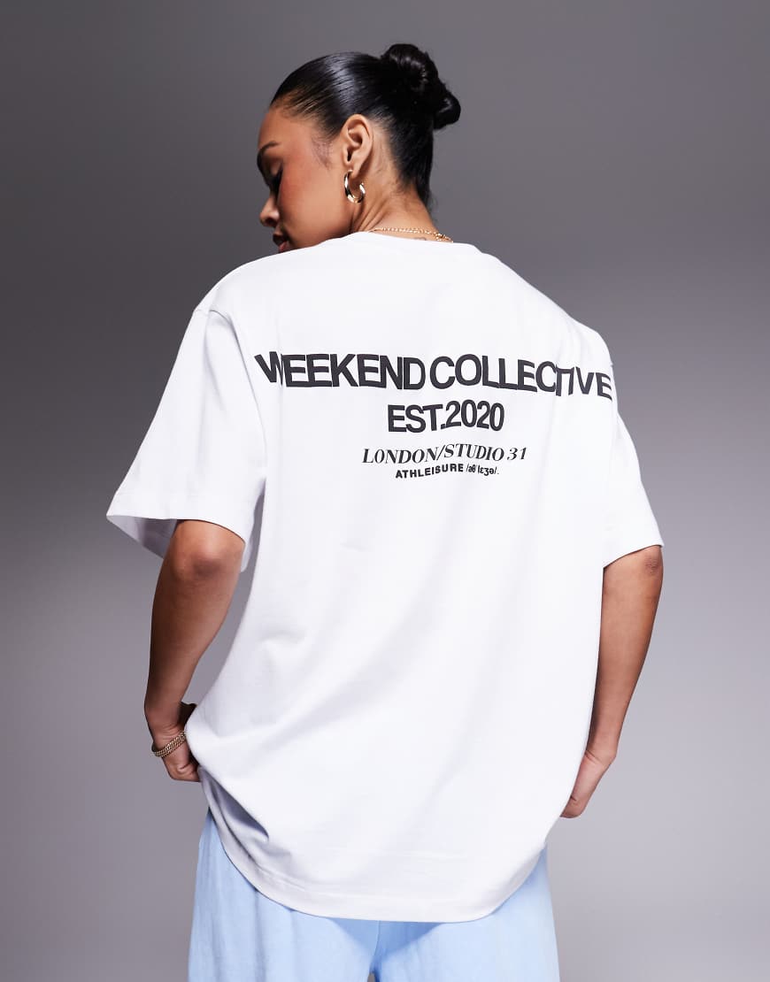 Weekend Collective - Icon - Oversize-T-Shirt Weiß mit dicker Schriftgrafik hinten von ASOS Weekend Collective