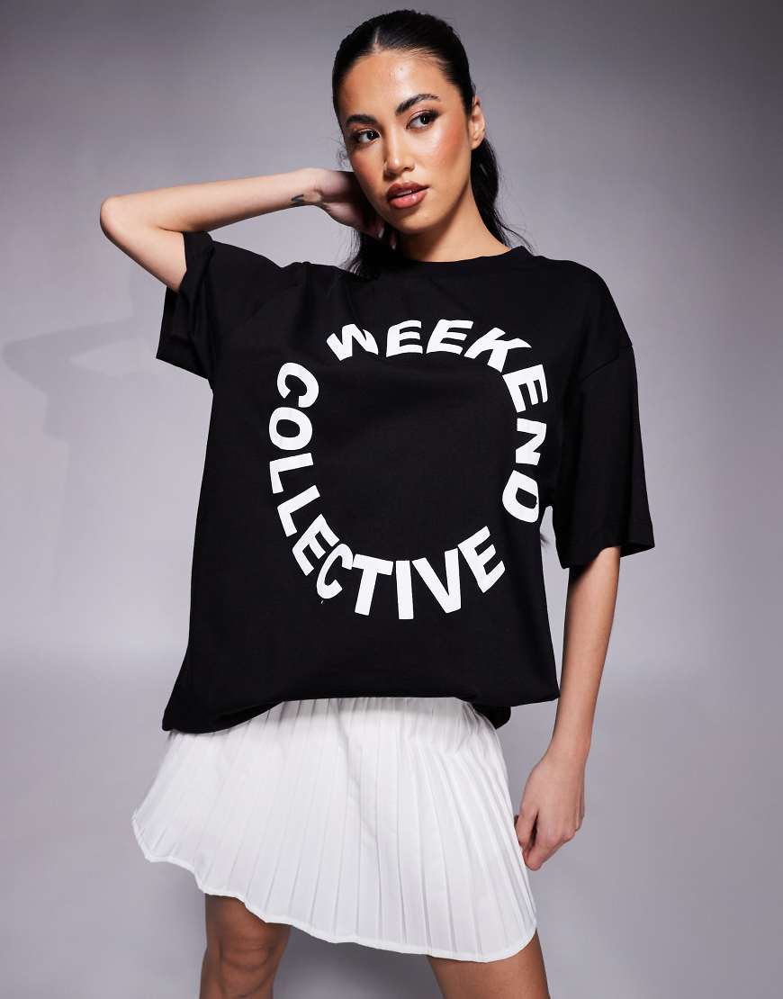 Weekend Collective - Icon - Oversize-T-Shirt in Schwarz mit Kreis-Logografik von ASOS Weekend Collective