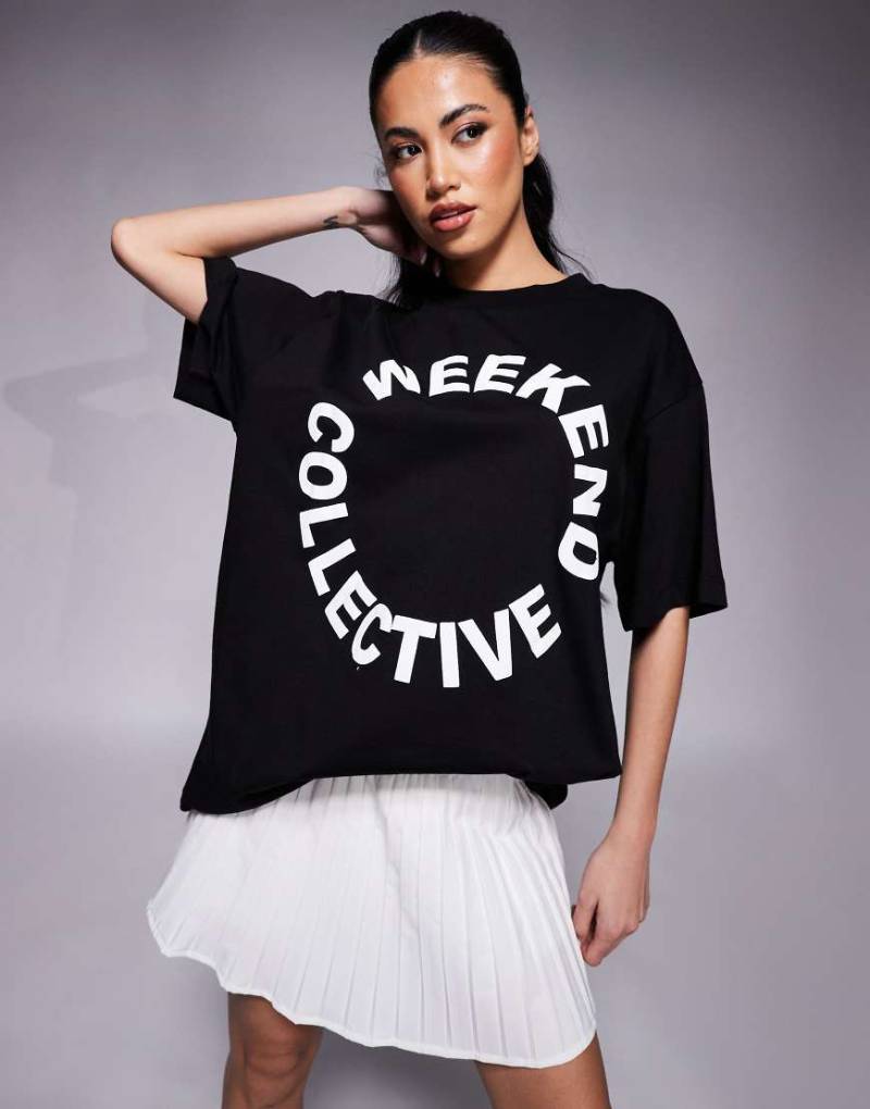 Weekend Collective - Icon - Oversize-T-Shirt in Schwarz mit Kreis-Logografik von ASOS Weekend Collective