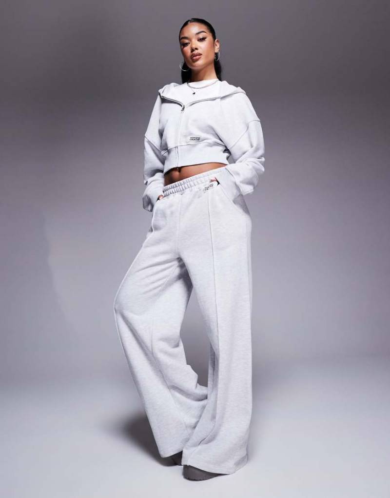 Weekend Collective - Jogginghose in Grau meliert mit weitem Bein und Biesen, Kombiteil von ASOS Weekend Collective