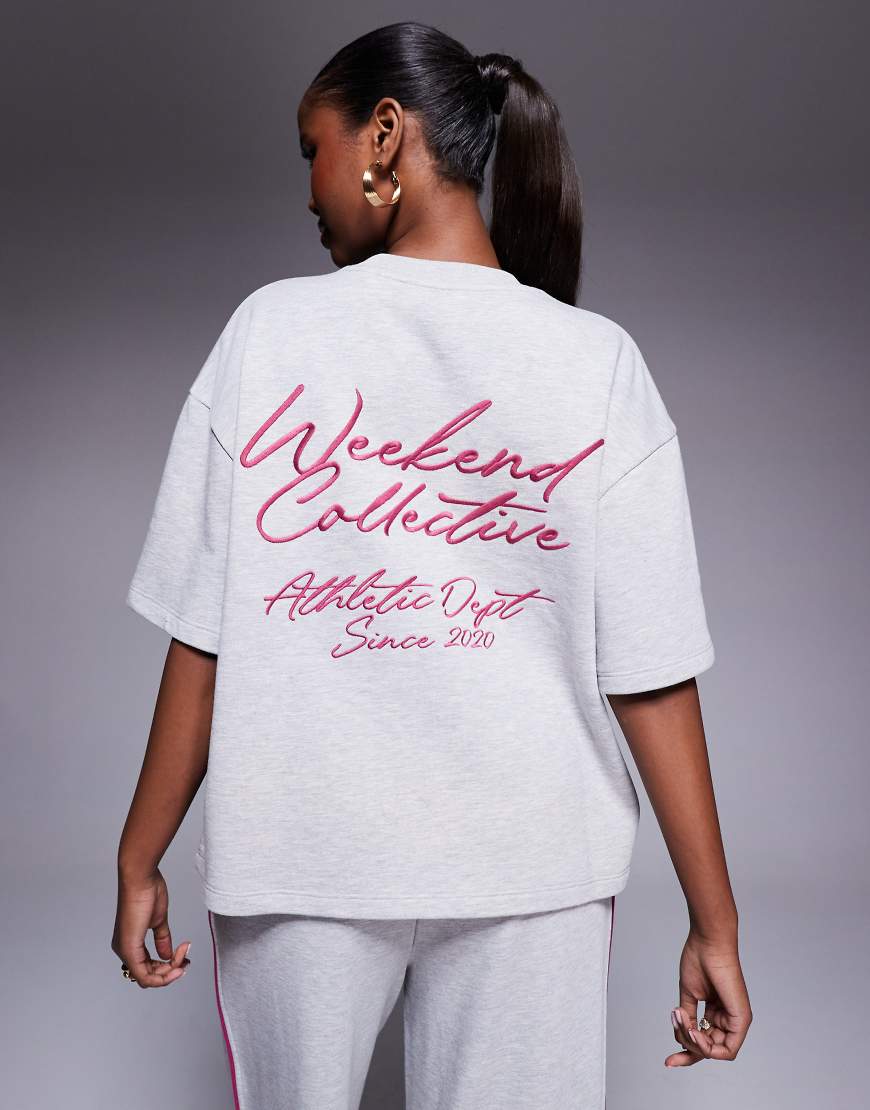 Weekend Collective - Kurzärmliges Sweatshirt in Grau meliert mit aufgestickter Grafik in Pflaume von ASOS Weekend Collective