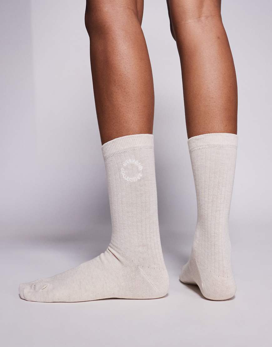 Weekend Collective - Socken in Beige-Neutral Weekend Collective - Socken in Beige-Neutral von ASOS Weekend Collective