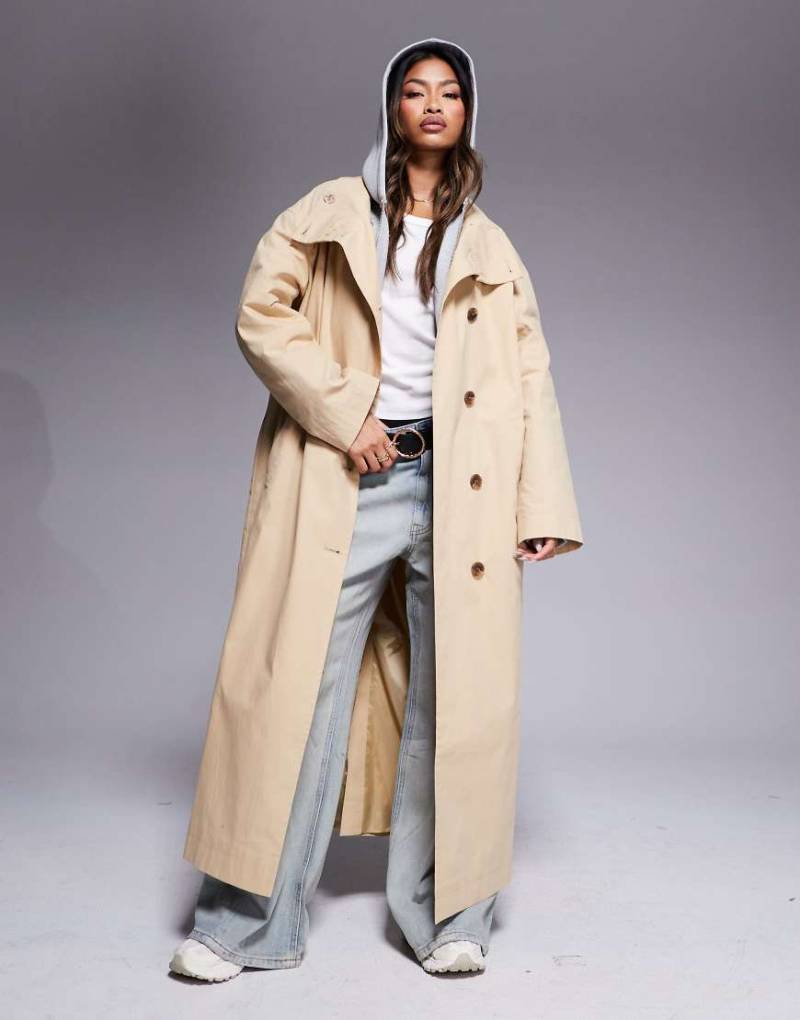 Weekend Collective - Trenchcoat in Camel mit Stehkragen-Neutral von ASOS Weekend Collective