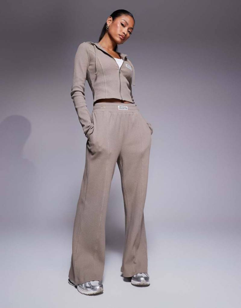 Weekend Collective - Weit geschnittene Hose in neutralem Farbton mit Waffelstruktur, Kombiteil von ASOS Weekend Collective
