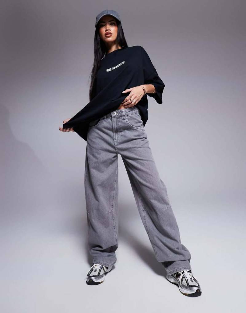 Weekend Collective - Weit geschnittene Barrel-Jeans in verwaschenem Grau von ASOS Weekend Collective