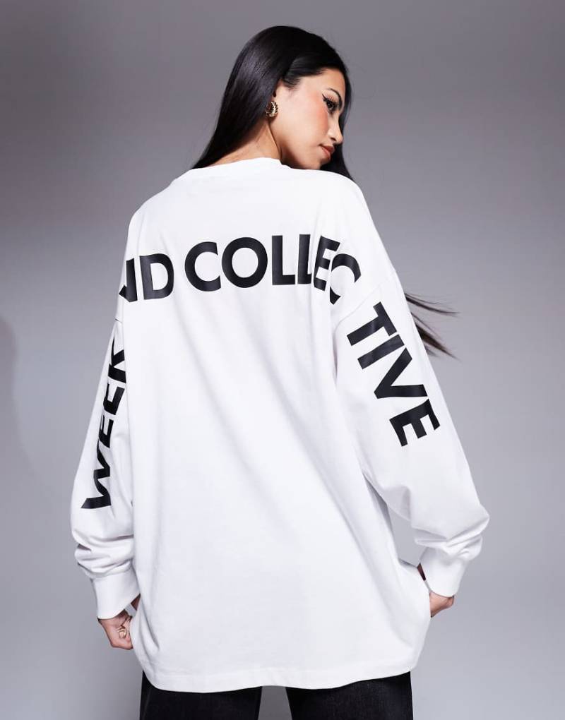 ASOS - Weekend Collective - Langärmliges Oversize-Shirt in Weiß mit Logo am Rücken von ASOS Weekend Collective