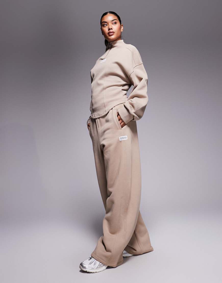 ASOS - Weekend Collective - Schwere Jogginghose in Mokka mit weitem Schnitt, Kombiteil-Brown von ASOS Weekend Collective