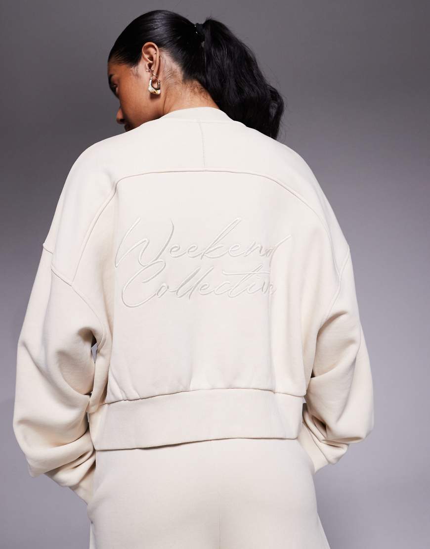 Weekend Collective - Bomber-Sweatjacke aus schwerem Stoff in Steinbeige mit Reißverschluss und Kritzel-Rückenprint, Kombiteil-Neutral von ASOS Weekend Collective