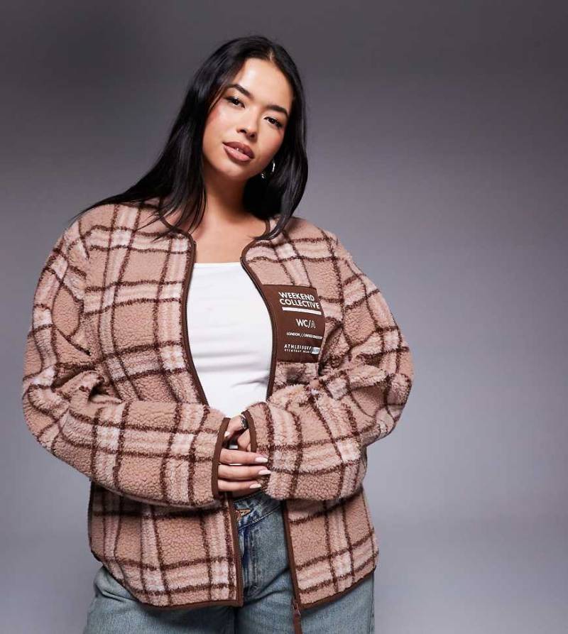 Weekend Collective Curve - Jacke aus Teddy-Fleece in Rosa kariert mit durchgehendem Reißverschluss-Bunt von ASOS Weekend Collective