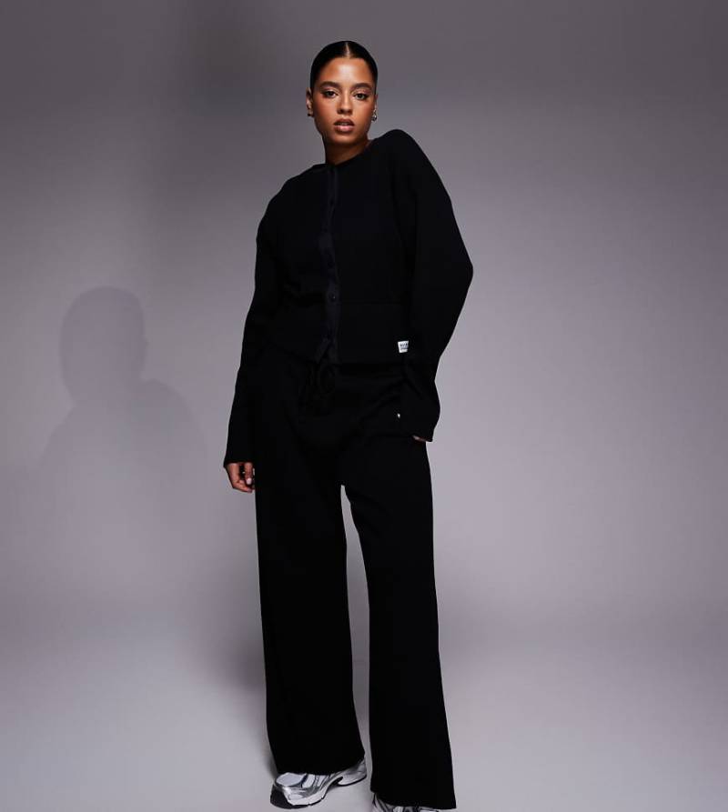 Weekend Collective Curve - Jogginghose in Schwarz mit Waffelstruktur und weitem Bein, Kombiteil von ASOS Weekend Collective