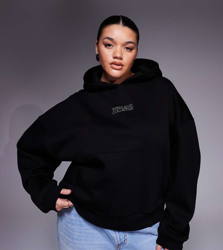 Weekend Collective Curve - Kapuzenpullover in Schwarz mit Strass-Grafik von ASOS Weekend Collective