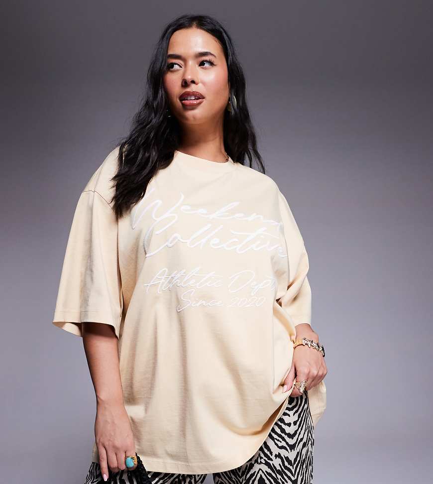 Weekend Collective Curve - Oversize-T-Shirt in Buttermilchgelb mit Kritzel-Logo Weekend Collective Curve - Oversize-T-Shirt in Buttermilchgelb mit Kritzel-Logo von ASOS Weekend Collective