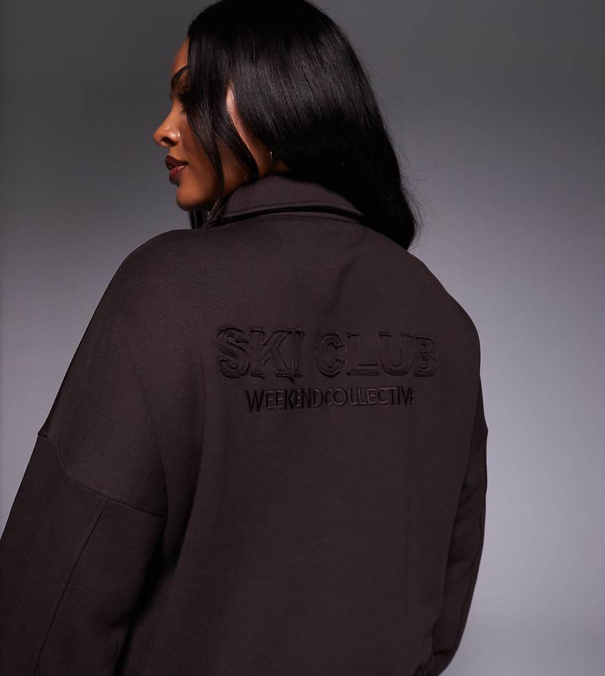 Weekend Collective Curve - Schweres Sweatshirt in Schokobraun mit Skiclub-Grafik, Kombiteil-Brown von ASOS Weekend Collective