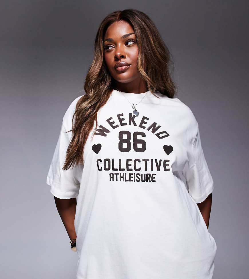 Weekend Collective Curve - T-Shirt in Cremeweiß mit gesticktem Herzprint in Schokobraun, Kombiteil Weekend Collective Curve - T-Shirt in Cremeweiß mit gesticktem Herzprint in Schokobraun, Kombiteil von ASOS Weekend Collective