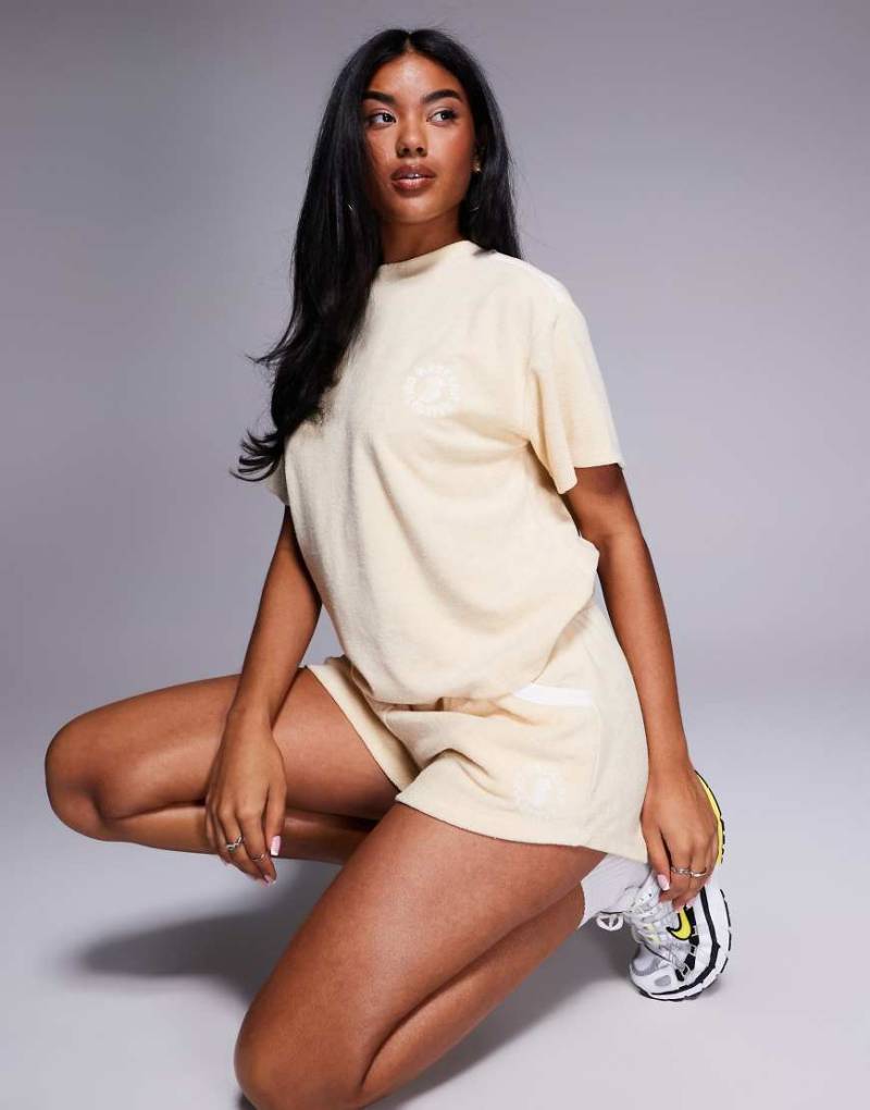 Weekend Collective - Frottee-T-Shirt in Buttermilchgelb, Kombiteil von ASOS Weekend Collective