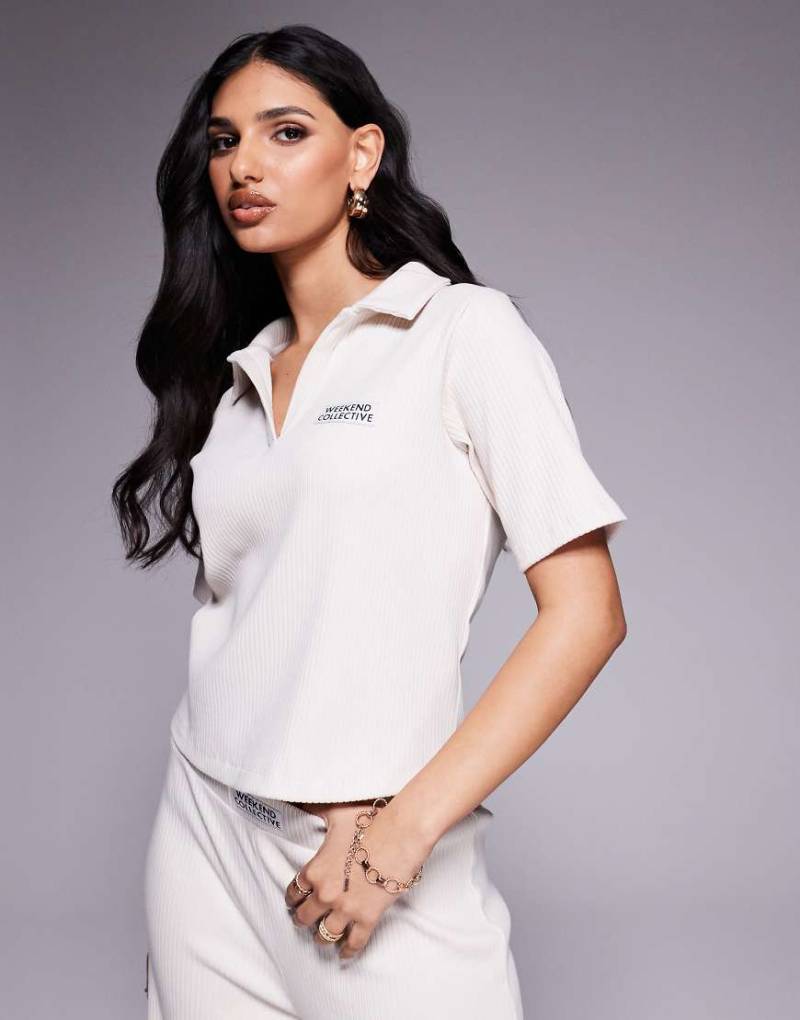 Weekend Collective - Geripptes T-Shirt in Weiß mit Kragen, Kombiteil von ASOS Weekend Collective