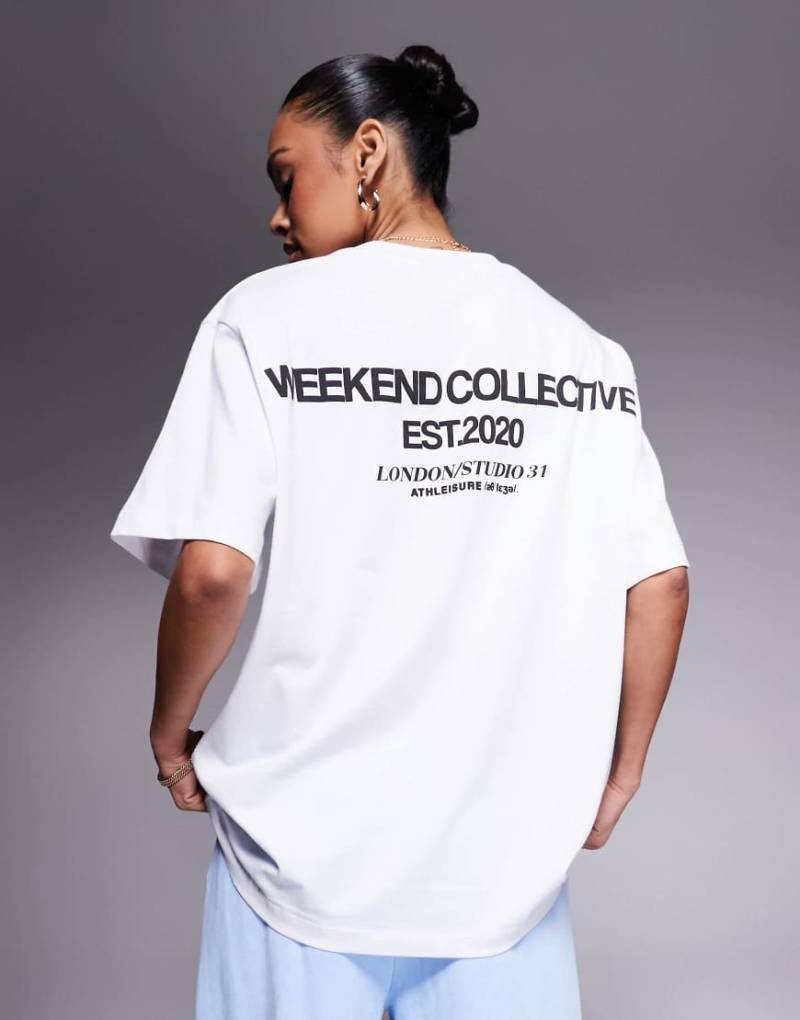 Weekend Collective - Icon - Oversize-T-Shirt Weiß mit dicker Schriftzug am Rücken von ASOS Weekend Collective