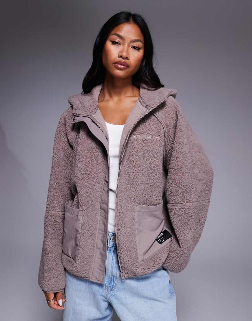 Weekend Collective - Jacke aus Teddyfleece in Braun mit durchgehendem Reißverschluss und Detail aus Nylon von ASOS Weekend Collective