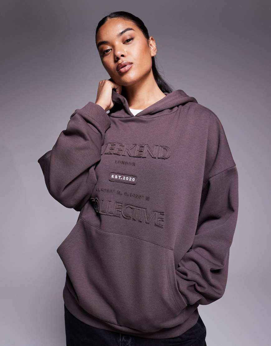 Weekend Collective - Kapuzenpullover in Schokobraun mit Grafikmotiv-Applikation-Brown Weekend Collective - Kapuzenpullover in Schokobraun mit Grafikmotiv-Applikation-Brown von ASOS Weekend Collective