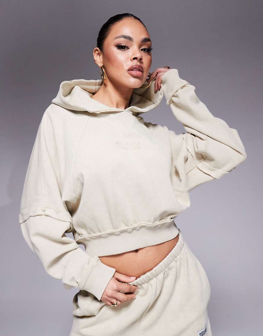 Weekend Collective - Kapuzenpullover in verwaschenem Steinbeige mit sichtbarer Hilo-Naht, Kombiteil-Braun von ASOS Weekend Collective