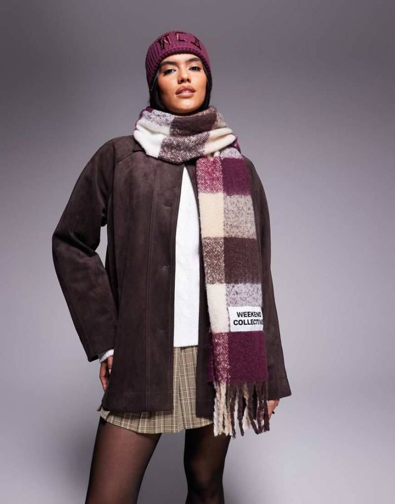 Weekend Collective - Karierter Schal in Pflaume-Bunt von ASOS Weekend Collective