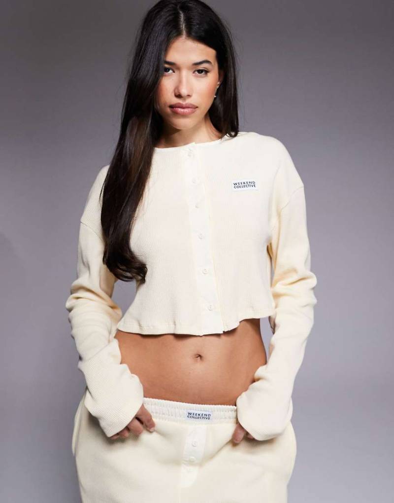 Weekend Collective - Oberteil in Buttermilchgelb mit Waffelstruktur, Knopfleiste und Nylon, Kombiteil von ASOS Weekend Collective