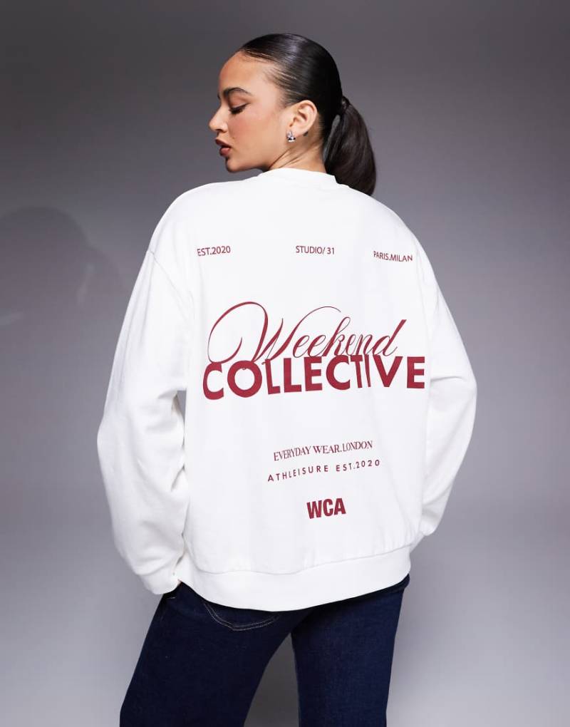 Weekend Collective - Oversize-Sweatshirt in Cremeweiß mit Athleisure-Logografik auf der Rückseite von ASOS Weekend Collective