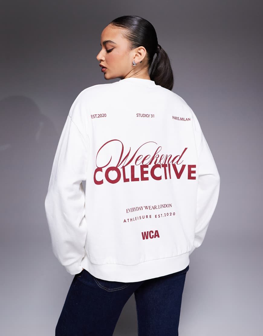 Weekend Collective - Oversize-Sweatshirt in Cremeweiß mit Athleisure-Logografik auf der Rückseite von ASOS Weekend Collective