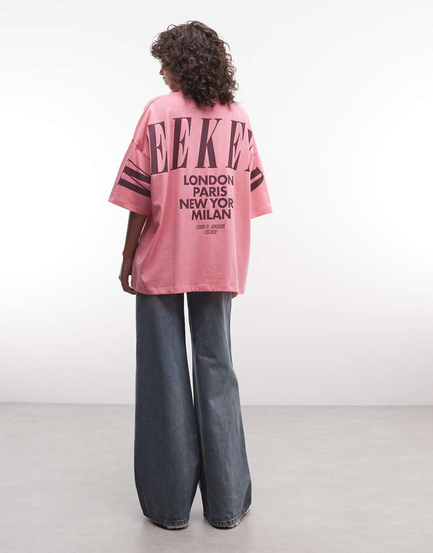 Weekend Collective - Oversize-T-Shirt in Rosa mit Stapel-Logo auf dem Rücken von ASOS Weekend Collective