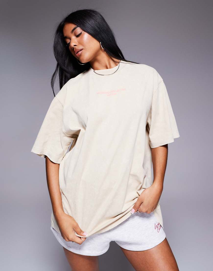 Weekend Collective - Oversize-T-Shirt in verwaschenem Steinbeige und Rosa mit Logo-Print vorne-Neutral von ASOS Weekend Collective