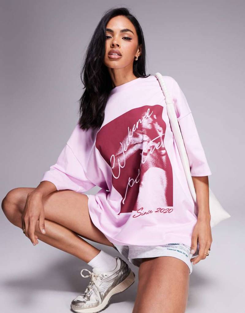 Weekend Collective - Oversize-T-Shirt mit Foto-Print in Rosé-Rosa von ASOS Weekend Collective