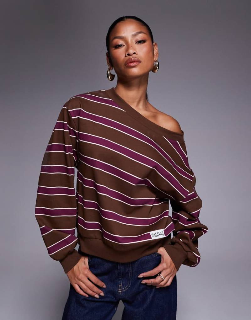 Weekend Collective - Schulterfreies Sweatshirt mit schokoladenfarbenen und burgunderfarbenen Streifen-Bunt von ASOS Weekend Collective