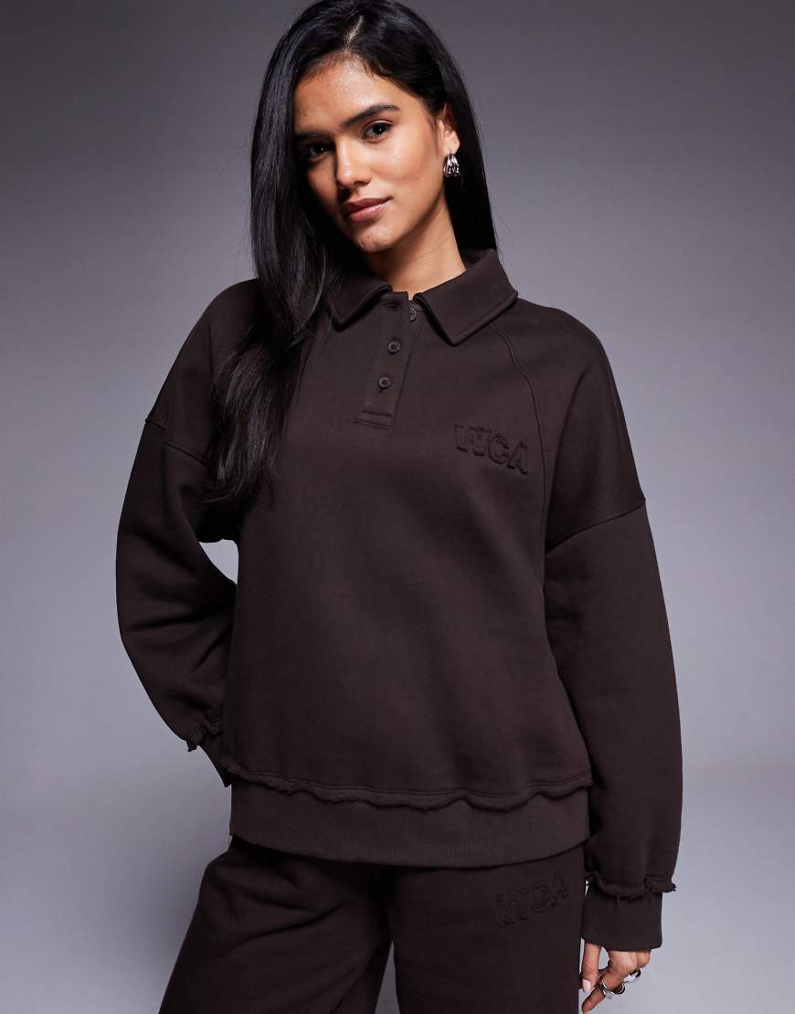 Weekend Collective - Schweres Sweatshirt in Schokobraun mit Skiclub-Grafik, Kombiteil-Brown von ASOS Weekend Collective