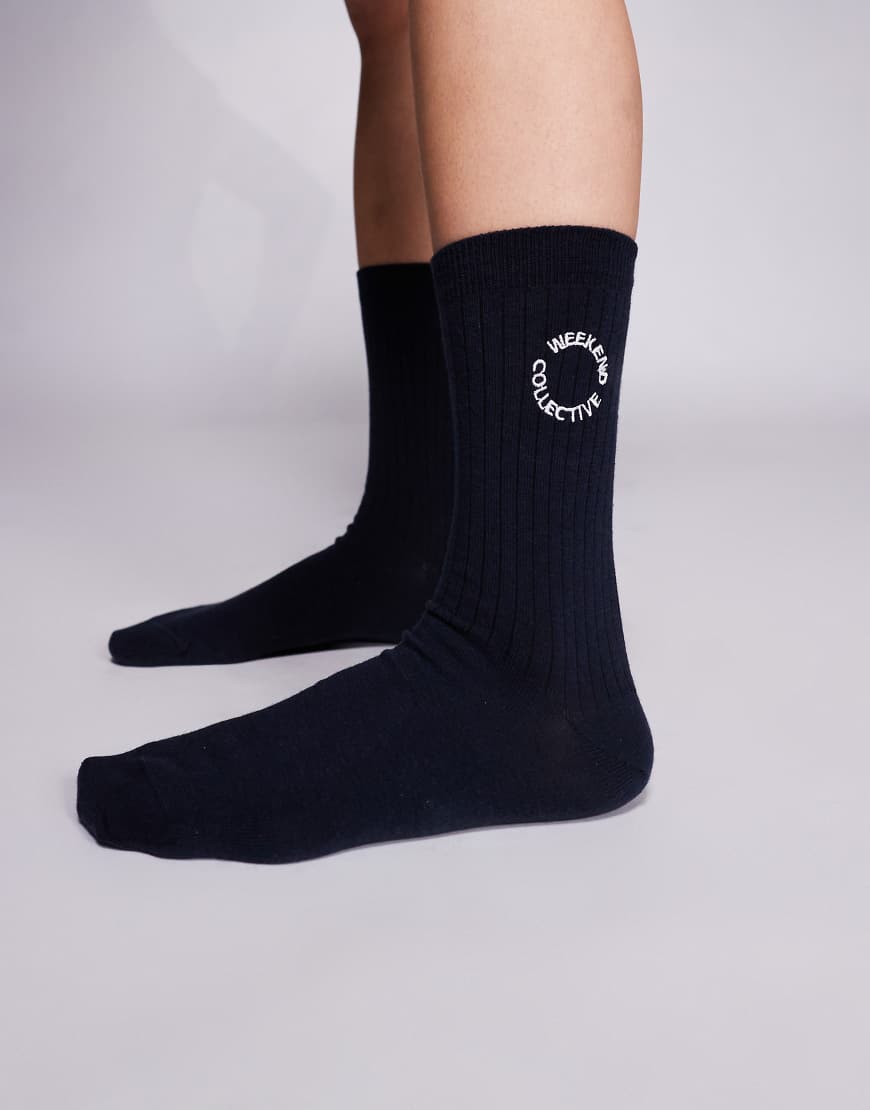 Weekend Collective - Socken in Marineblau Weekend Collective - Socken in Marineblau von ASOS Weekend Collective
