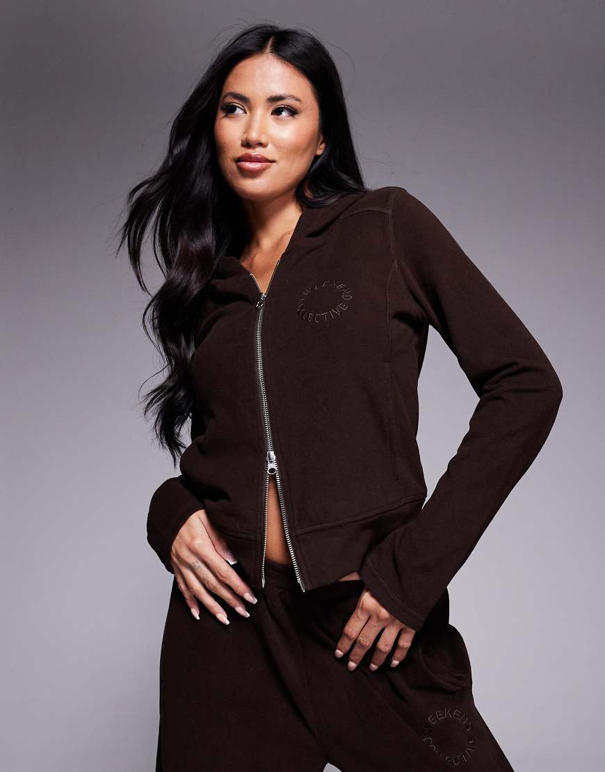 Weekend Collective - Sweatjacke aus elastischem Mikro-Fleece in Schokobraun, Kombiteil-Brown von ASOS Weekend Collective