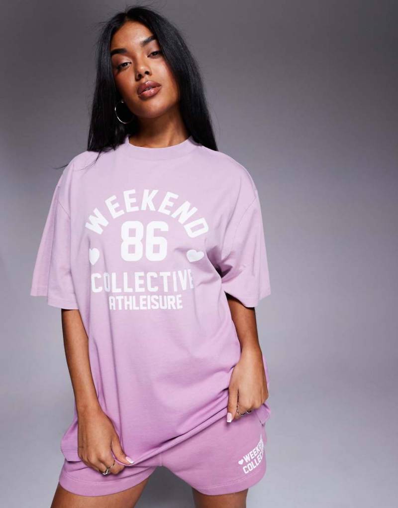 Weekend Collective - T-Shirt in Flieder mit Farbverlauf und plastischem Herz-Print-Lila von ASOS Weekend Collective