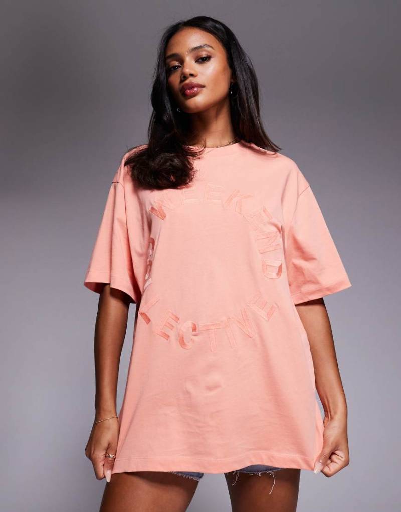 Weekend Collective - T-Shirt in Pfirsich mit rundem Print-Orange von ASOS Weekend Collective