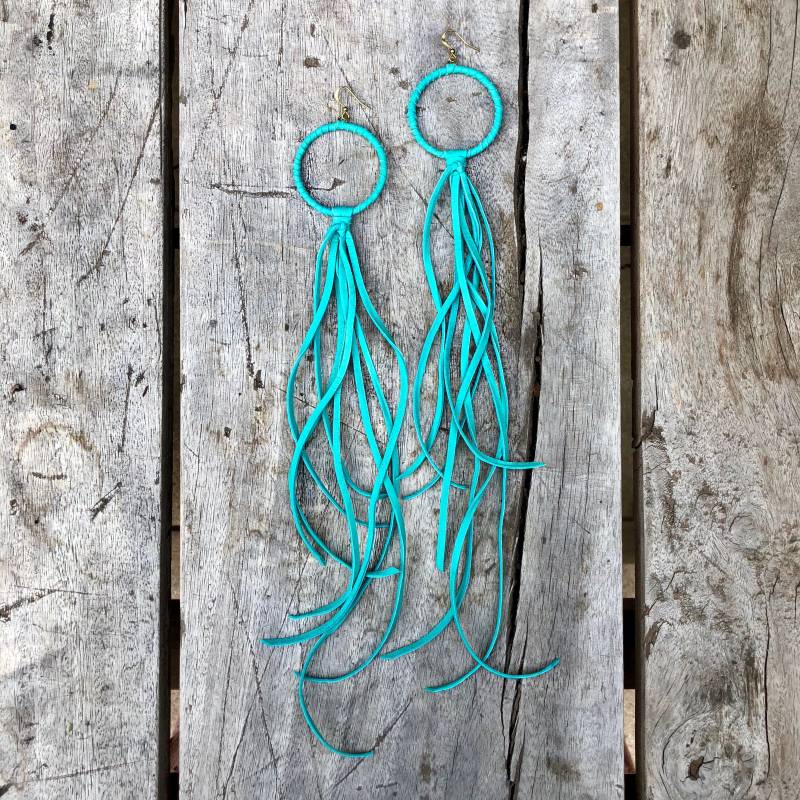 Creolen Ohrringe, Türkis Leder Quasten Ohrring Lederschmuck, Creolen, Karneval von ASTALIJewelry